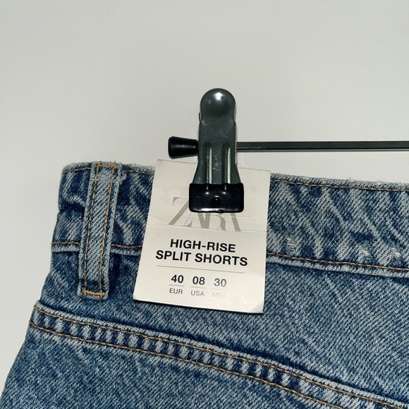 Zara Denim Cut Off Shorts - Picture 2 of 3